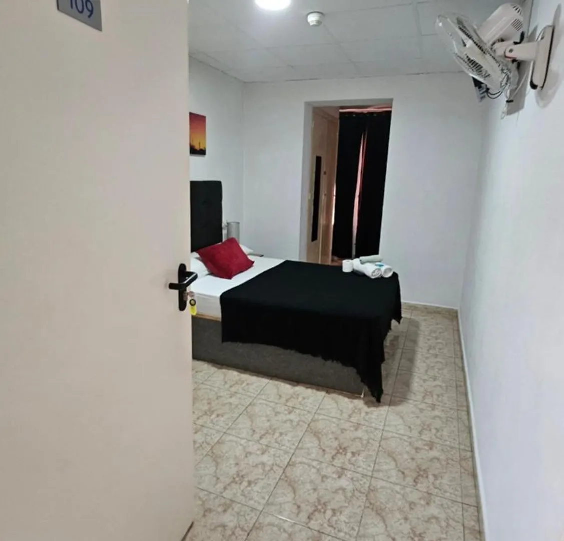 Hostal Sol Celeste Lloret de Mar 0*,